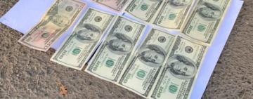 300 долларов США за одно авто: в Одесской области пограничник брал взятки с предпринимателей